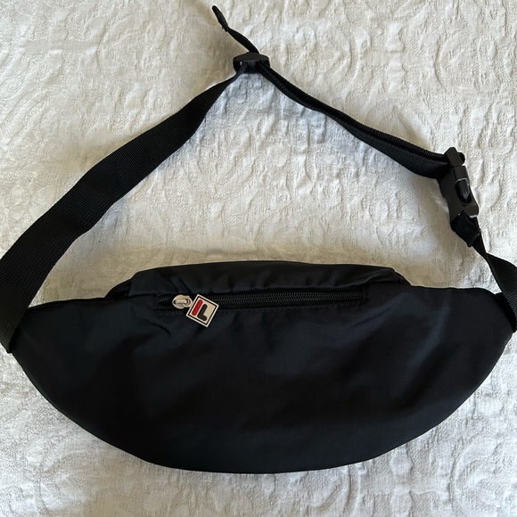 FILA SLING BAG - Picture 2 of 2